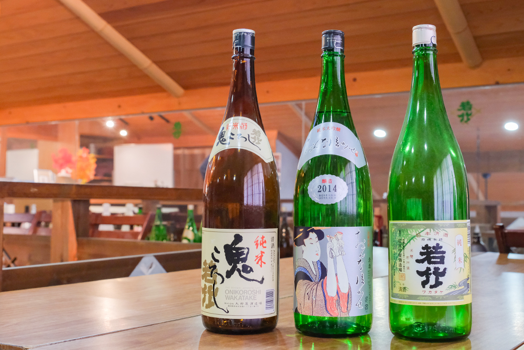 島田市唯一流傳下來的老字號釀酒廠「大村屋酒廠」。以與美食共享為目標的獨特的釀酒工藝和對家鄉的厚愛