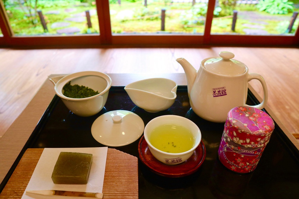 【川根茶セット300円】美味しい和菓子も付いています